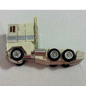 1986 Transformers G1 Ultra Magnus Action Figure [Cab Only, Vintage]